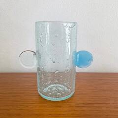 サイダーみたいに気泡がきらめくガラスの花瓶。廃材で作った、TOUMEIの「Lay」【サムシング センスフル】