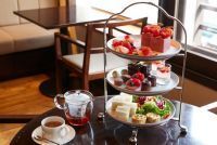抹茶や苺などこだわり素材を使用したデザートやパフェ、アフタヌーンティーセットをベルアメール京都別邸 三条店のショコラバーにてご提供致します。