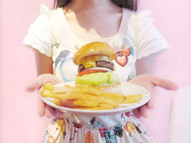 インスタ映え確実◎　“ピンクなハンバーガーショップ“がかわいすぎ♡の6枚目の画像