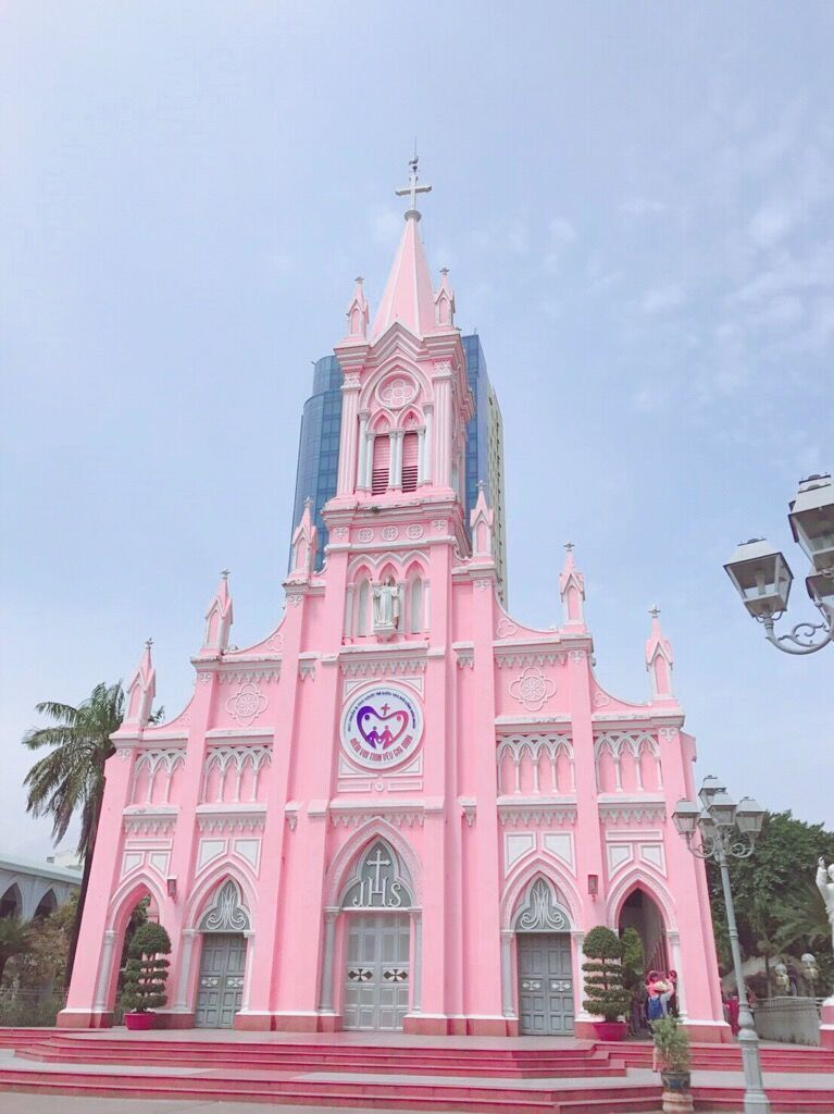 ピンクの教会で有名なダナン大聖堂