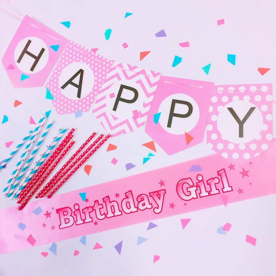 「Birthday Girl」のサッシュ・ガーランド　300円 ストロー　100円（税抜）