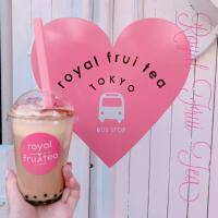 かわいいピンクのバス停が目印♡　Loyal Frui Teaでタピ活！
