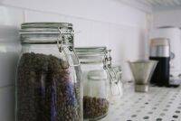 コーヒー豆の保存場所はどこが適切？保存期間や鮮度を保つ方法も紹介