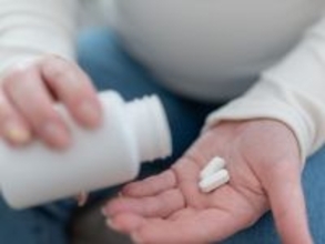 妊婦のアセトアミノフェン服用は本当に危険? 子どもの自閉症との関係・副作用・安全性