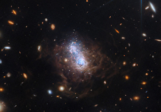 ウェッブ望遠鏡がとらえた矮小不規則銀河「I Zwicky 18」