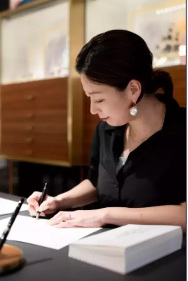 「モンブランがこの冬、カリグラフィーのオンラインレッスンを開催 カリグラファー島野真希さんと学ぶ、心温まる手書きの楽しみ」の画像