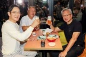 大富豪3人がチキン&ビール店に、サプライズで全員分の勘定支払う 韓国