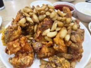 『隣の国のグルメイト』の“あのチキン”が食べたくて、韓国・ソウル近郊へ! “本場チメク”が反則級のウマさだった