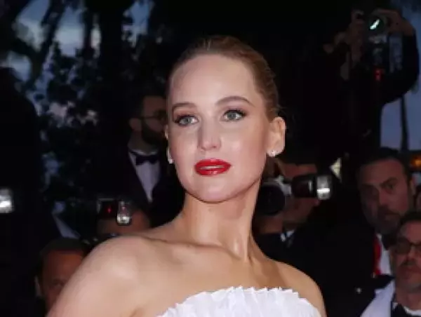 ジェニファー・ローレンス、ChatGPTで産後不安障害を克服! その方法を伝授