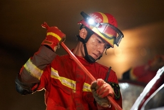 『消せない初恋』ヤン・ヤン、初消防士役でクールな魅力を発揮！　中国が誇る“国宝級イケメン”の魅力に迫る