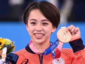 ＜東京2020＞体操銅メダル・村上茉愛　“デカすぎTシャツ”ショットに反響