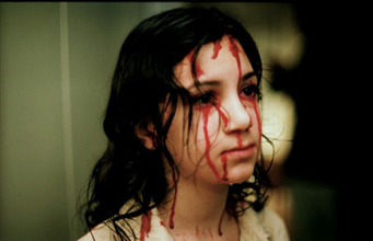 初恋の美少女は200歳の吸血鬼だった！　北欧産のホラー映画『ぼくのエリ』