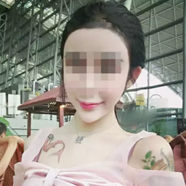 “ヘビ女”は、なぜ生まれたか……中国・若年化する美容整形と「美人とブスの経済格差」問題