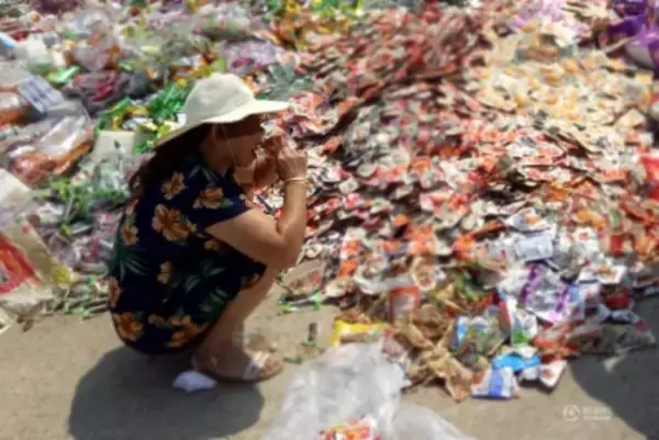 中国のゴミ捨て場は宝の山!?　企業が廃棄した期限切れ食品が、翌朝には市場で“新品同然”に！　