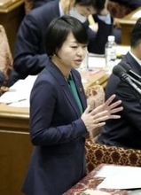 高市総理の愛用ペンが話題だが…宗男氏娘・貴子議員が幹事長愛用ペンを紹介「プチプラですね」が通じずw