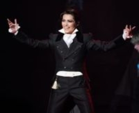 宝塚 雪組トップスター朝美絢主演『ボー・ブランメル』開幕 「美しすぎる男」が「美しすぎた男」を華麗に描く