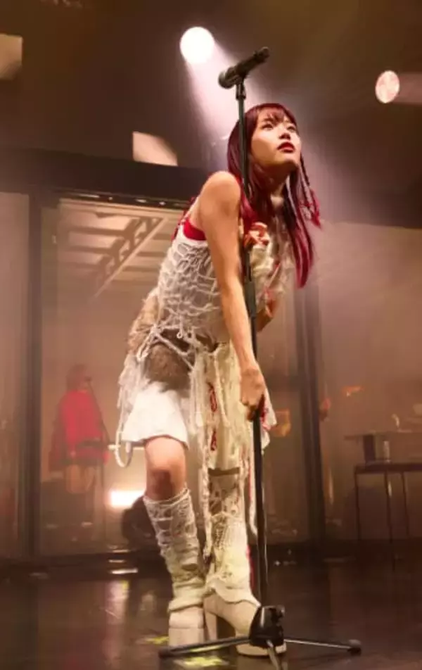 アイナ・ジ・エンド 移籍後初ツアー完走!「革命道中」で大バズりした1年のツアーを華麗に締め括る