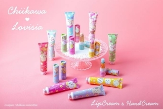 Lovisia、コスメシリーズ最新作『ちいかわ』のリップクリーム＆ハンドクリームが新登場！