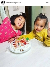 土屋アンナ、長女＆次女のケーキ作りSHOTにファンほっこり「なんて幸せな光景」「いつ見ても仲良し姉妹」