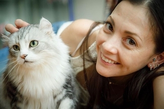 土屋アンナ、愛猫とのツーショット公開しファン悶絶「毛並みがふさふさ」「可愛い」