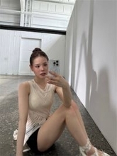 NiziU マコ、珍しい“デコ出し”お団子ヘア披露「綺麗すぎて鳥肌」美背中にも反響