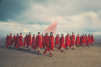 櫻坂46 新センターの田村保乃が新たな表情を作り出した3rdシングル『流れ弾』のMusic Videoが公開