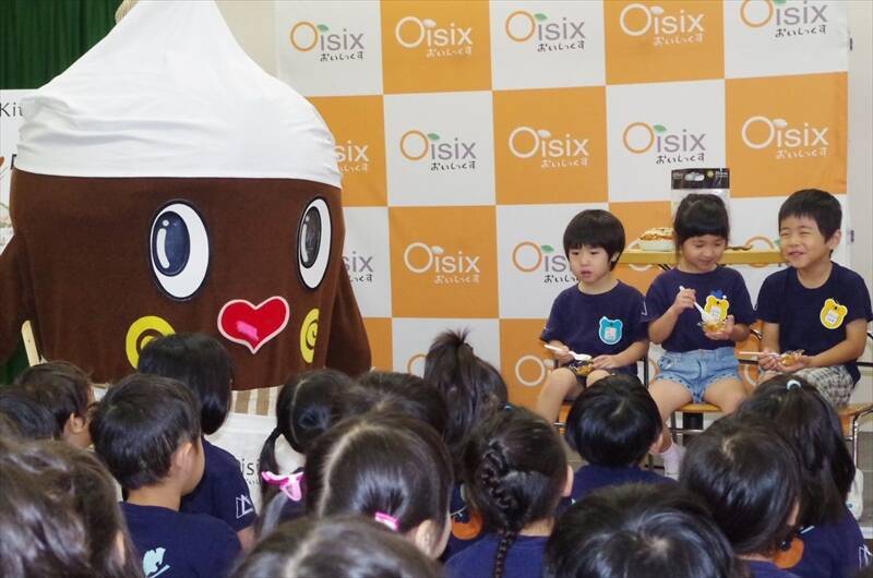 茨城県うまれ「ねば～る君」が、幼稚園児に“納豆嫌い克服料理”を振る舞った