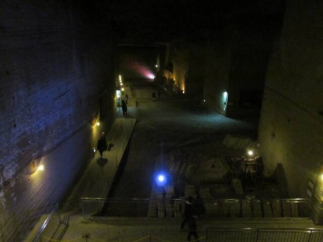 「リアル地下神殿」大谷資料館が壮大なスケール過ぎるので実際に行ってみた