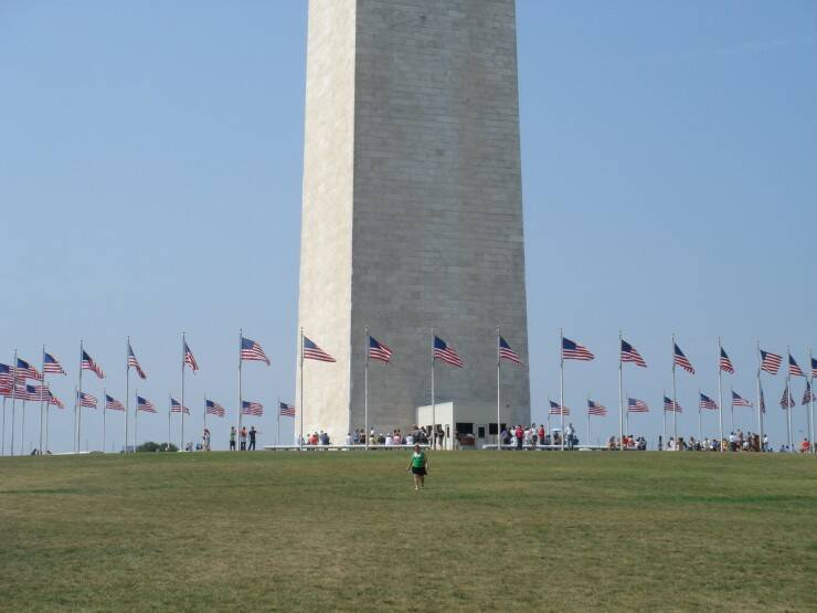 アメリカ、ワシントンD.C.にあるリンカーン記念堂でアメリカの歴史に思いを馳せる
