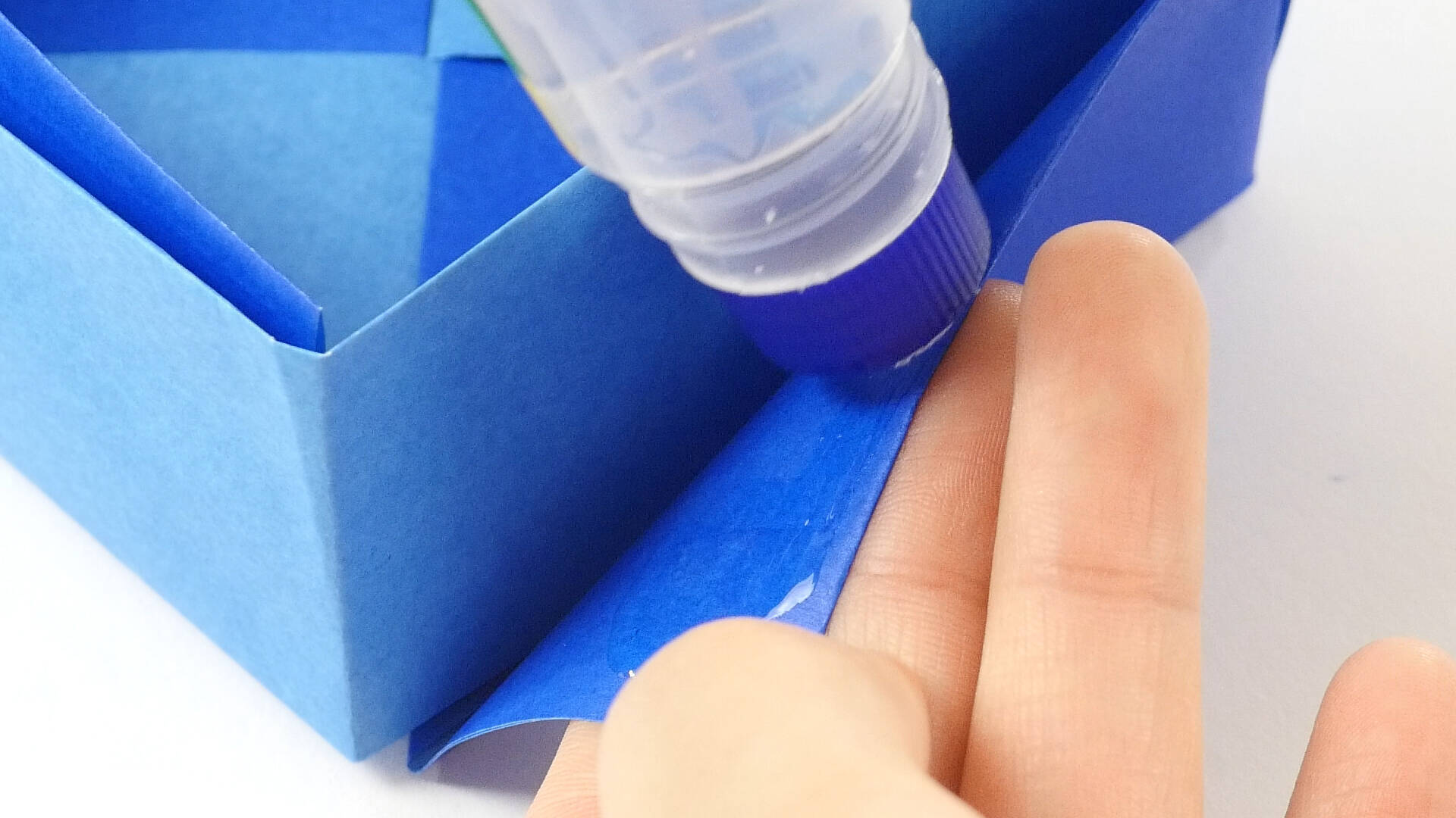小物入れにも使える！ 折り紙で作る「ギフトボックス」の折り方