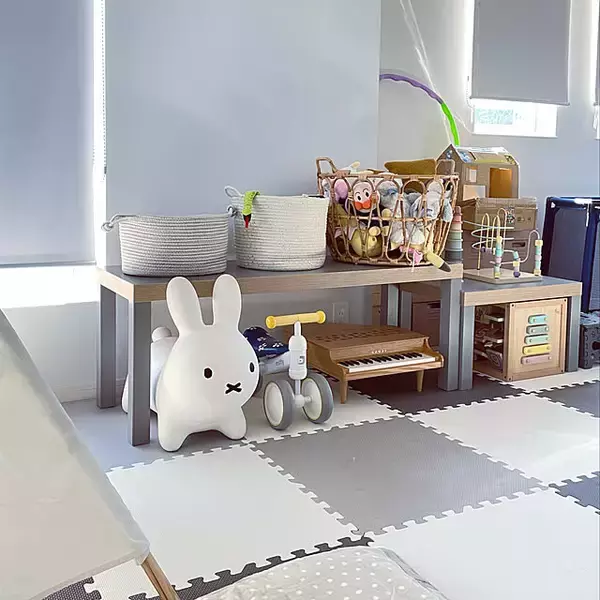 「散らかりがちなキッズスペースがすっきり片付く!IKEA収納アイテムで叶える親子にうれしい空間づくり」の画像