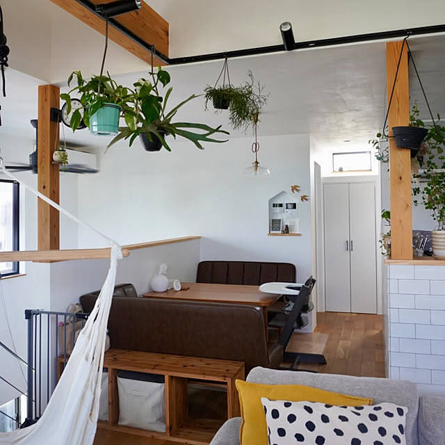 省スペースでも快適!暮らしが広がるソファダイニングの実例6選