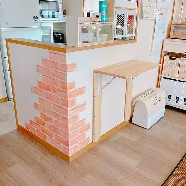 「原状回復OKで壁面に収納できる♪スタンドバーを活用したDIYのアイデア」の画像