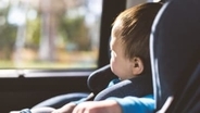 車の窓に首挟まれ2歳くらいの女児が死亡…消費者庁「パワーウィンドウ閉める際にはこどもに声かけ」「チャイルドシートの正しい装着」注意喚起