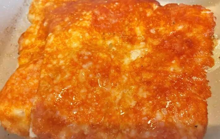 卵焼き器にチーズを敷き詰めて…? 完成した一品に「絶対に間違いない組み合わせ」