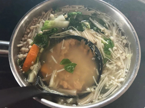 味噌汁を見た息子が「なんか白くない?」 ちょい足しした意外な食材とは…?