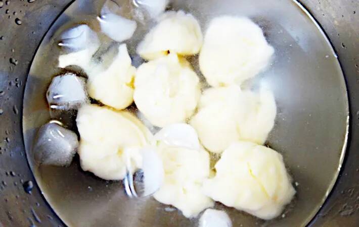 『スーパーカップ』と白玉粉を混ぜてゆでると…できた和菓子に家族「これはおいしい」