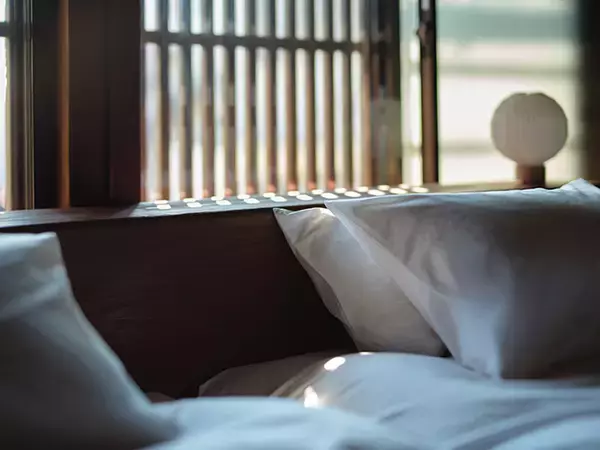 「石川・小松|町家を改装した分散型ホテルブランド「Komado ベンガラ」で心身をほどいてみたい」の画像
