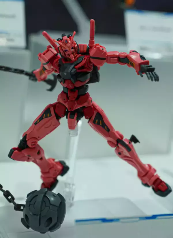 「「機動戦士ガンダム ジークアクス」新作ガンプラ「HGハンブラビ」発表!「BANDAI SPIRITS」ブースでジオン脅威のMS群が一挙展示【イベントレポート】」の画像
