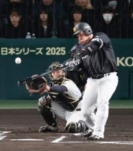 頼もしい山川=敵地どよめく3戦連発―プロ野球日本シリーズ・ソフトバンク