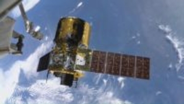 新型補給船、ISS到着=アームで油井さんキャッチ