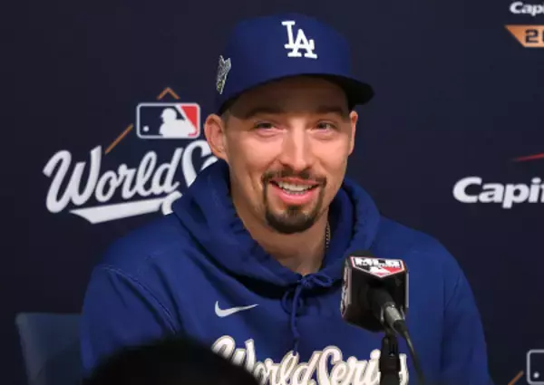 会見するスネル 大リーグ