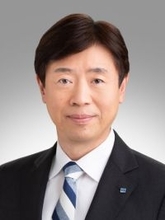 コーセーHD社長に渋沢常務=創業家以外で初、来年3月に