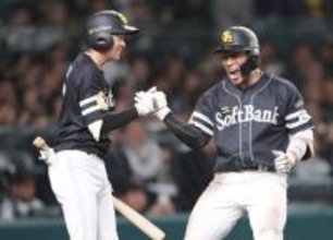 喜ぶ野村 プロ野球