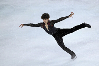 佐藤が連覇=女子の渡辺3位―中国杯フィギュア