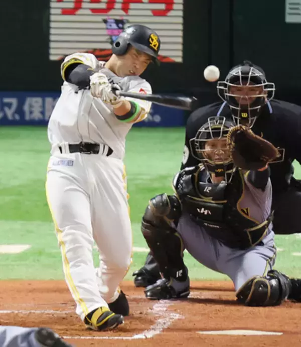 気を吐いた近藤=実戦不足感じさせず―プロ野球日本シリーズ・ソフトバンク