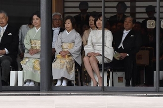 昭恵夫人「天皇陛下・即位の儀式」でドレスコード違反の声