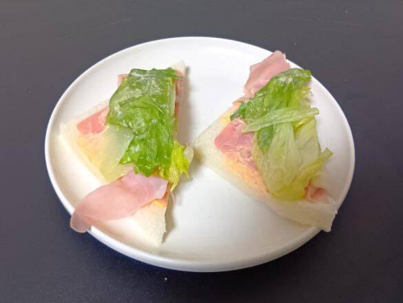 ミニストップのカツサンドが炎上「見た目パンパン、中身スカスカ」は本当か? 実際にチェックしてみた“驚きの結果”