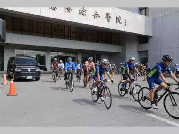 台湾の自転車愛好者、サイクリング中の事故で死亡の日本人男性見送り
