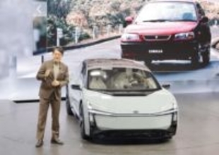 乗り物の祭典、未来描く トヨタは新型カローラ